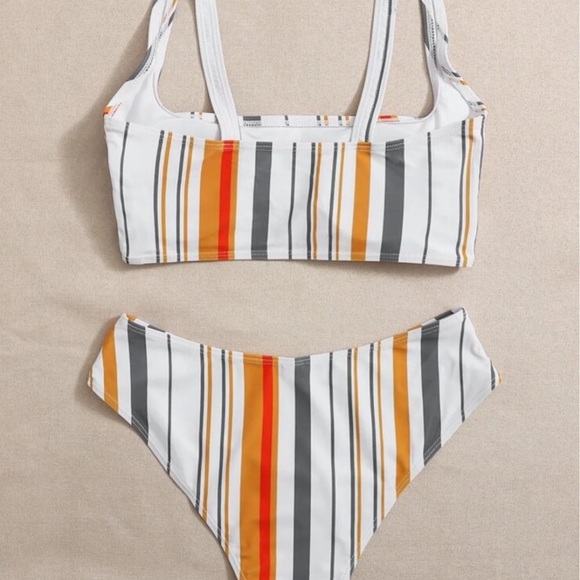 Two piece swimsuit - Picture 2 of 4